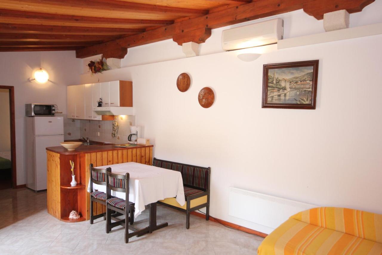Apartments With A Parking Space Veli Losinj, Losinj - 8029 Exterior photo