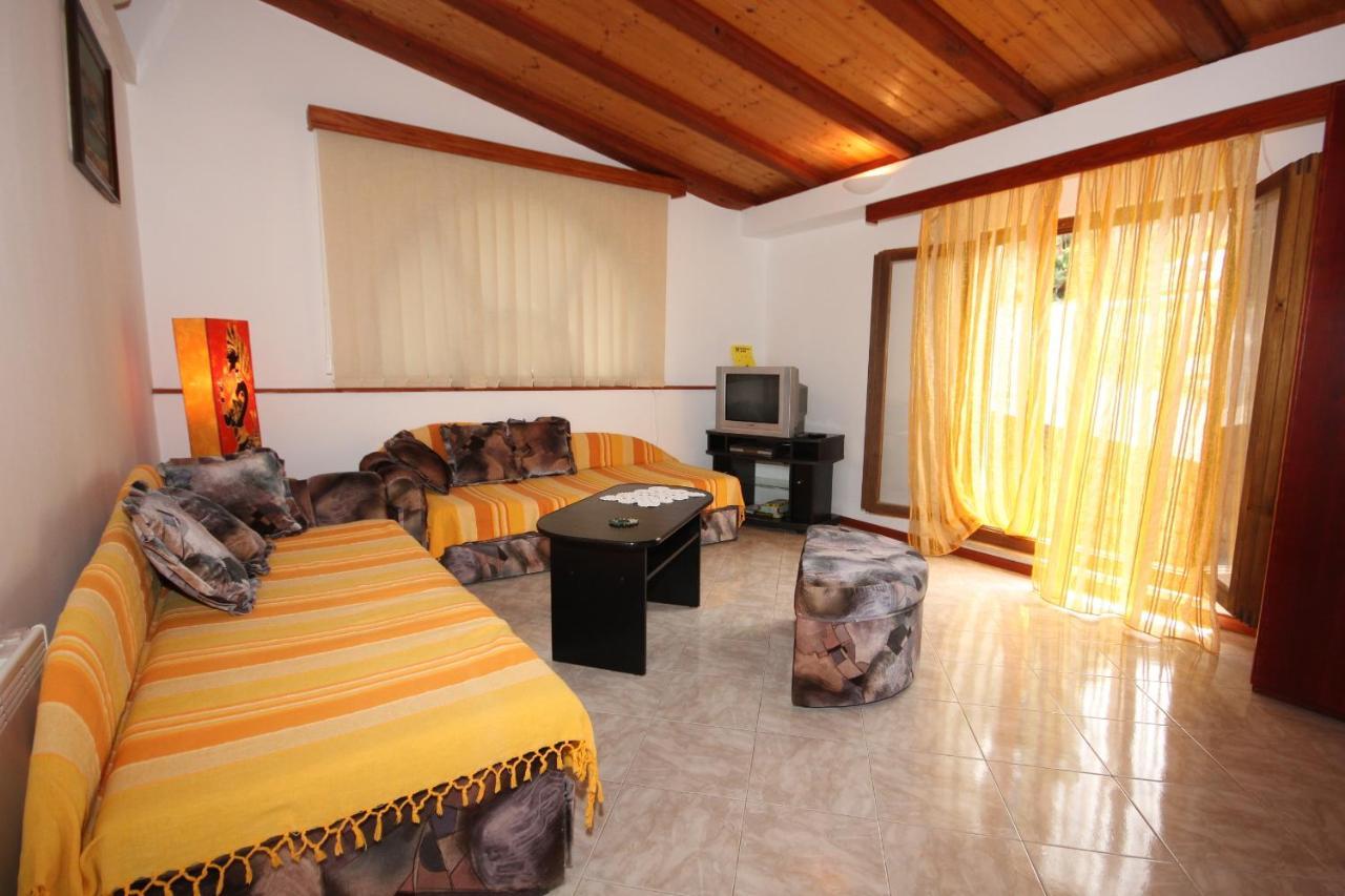 Apartments With A Parking Space Veli Losinj, Losinj - 8029 Exterior photo